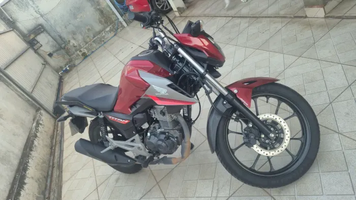 Titan 160