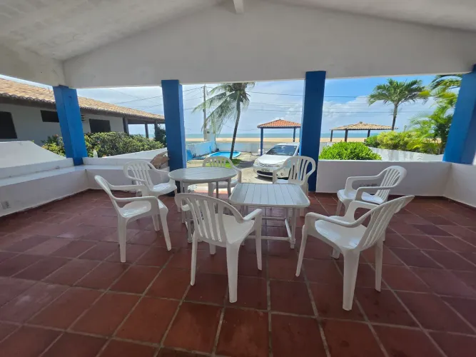 CASA DE PRAIA  PÉ NA AREIA EM PIRANGI DO NORTE 