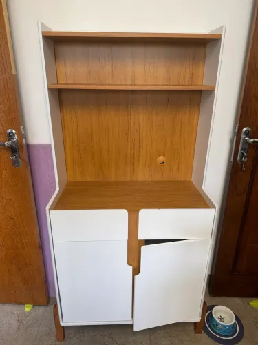 Móvel multiuso (defeito em uma porta)