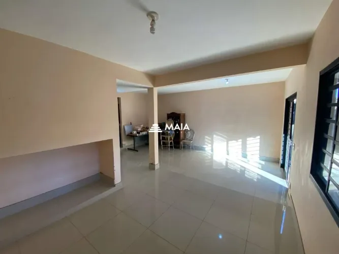 Casa comercial a venda no bairro Mercês