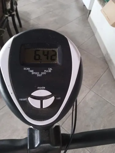 Vendo  bicicleta ergométrica e aparelho de remo seco 
