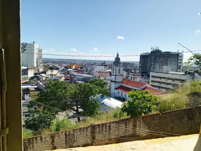 Imóvel para aluguel tem 150 metros quadrados com 4 quartos em Centro - Maceió - AL