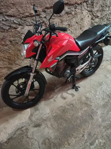Moto tem nada pra fazer, só pega e andar.