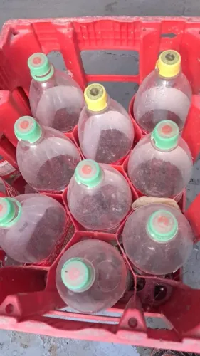 Vende-se grade de Coca-Cola para revenda ( vasilhames)
