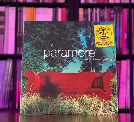 LP Vinyl Paramore - All we Know is Falling Edição Prata 25 anos Novo/Lacrado