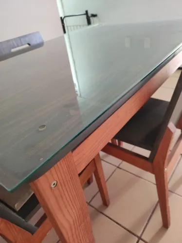 Mesa em madeira com Tampo de vidro Blindex