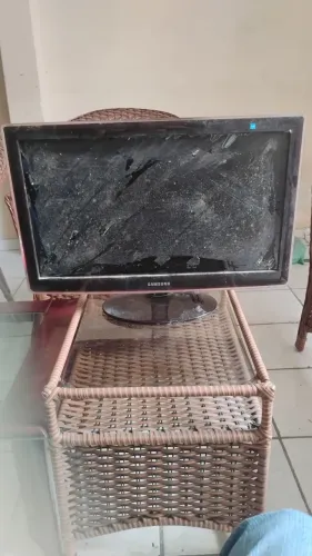 TV/Monitor Samsung 24 com defeito (leia o anúncio)