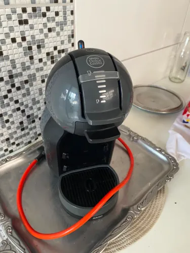 Cafeteira Nescafé Dolce Gusto Arno Mini Me Preta