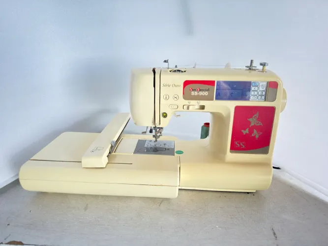 Máquina de bordar Sun Spacial Ss900