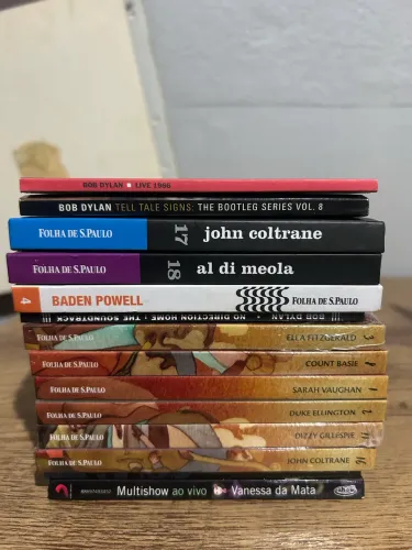 Coleção de livrinhos sobre cantores