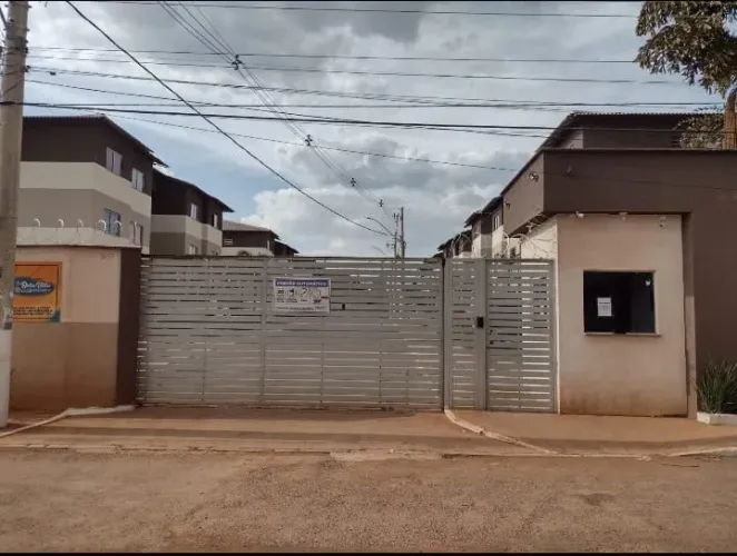 Apartamento de 2 Quartos com vaga de garagem 