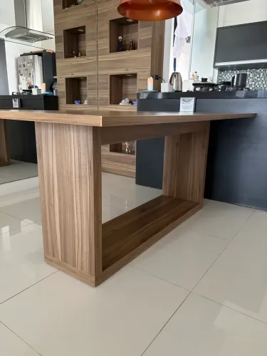 Mesa Jantar MDF 1,80 X 0,90 (para retirar)