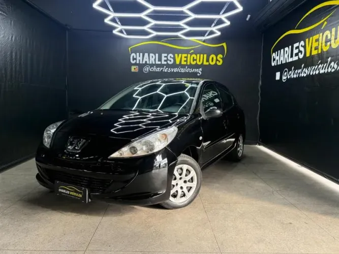 Peugeot 207 XR 1.4 Flex 8V 5P 2013