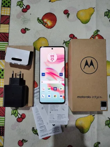 Vendo Motorola edge 40 neo (256GB,8ram) Novíssimo. Sem defeito