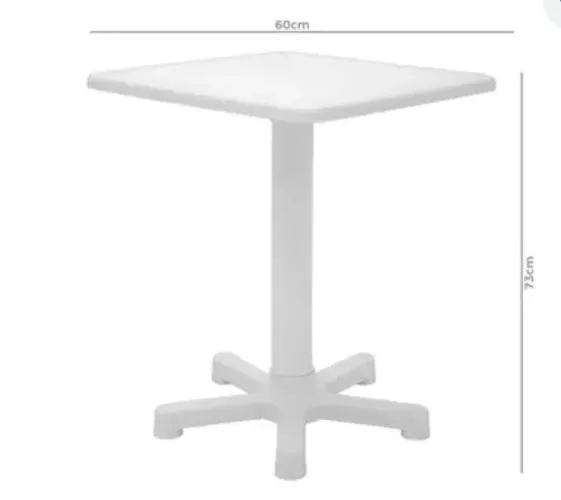 Mesa desmontável.
