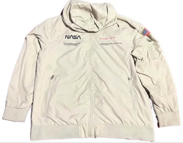 Vende-se jaqueta/casaco NASA RENNER (perfeito estado)