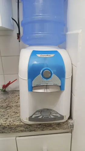 Vendo gela as água