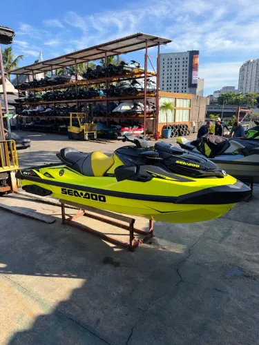 Jet ski seadoo 300 rxt -x