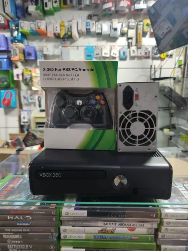 Xbox 360 Desbloqueado RGH com 50 jogos + controle Novo ( loja física )