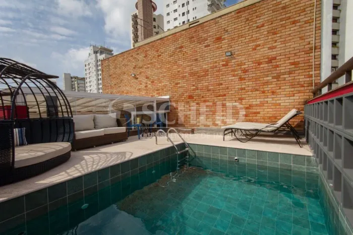 Cobertura no Real Parque, com 198 m²