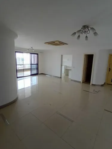 BOTTICCELI, VIEIRALVES, 3 SUÍTES, 240M2, ARMÁRIOS E AR, ANDAR ALTO