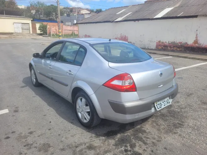 Renault Megane Sedan Dynamique Hi-flex 1.6 16V 2009