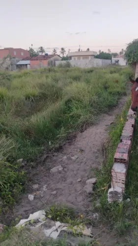 TERRENO EM PEROBA PRÓXIMO AO FUTURO SHOPPING E A 800 METROS DP MAR