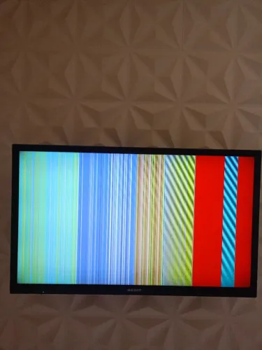 Vendo tv 32 polegadas com listras