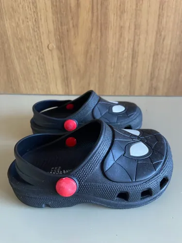 Crocs preta N 22/23