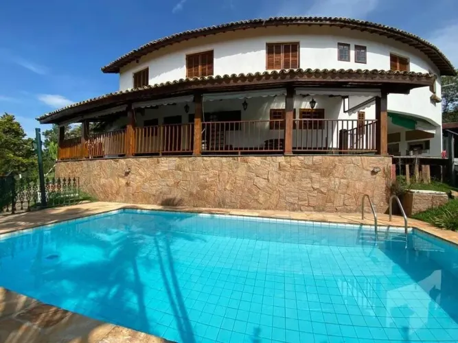 Casa para locação no condomínio Alpes em Guararema/SP