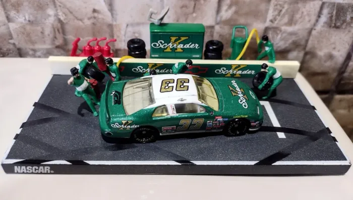 Miniatura Diorama Nascar Pit Crew Ken Schrader 1998 Hasbro 1/64