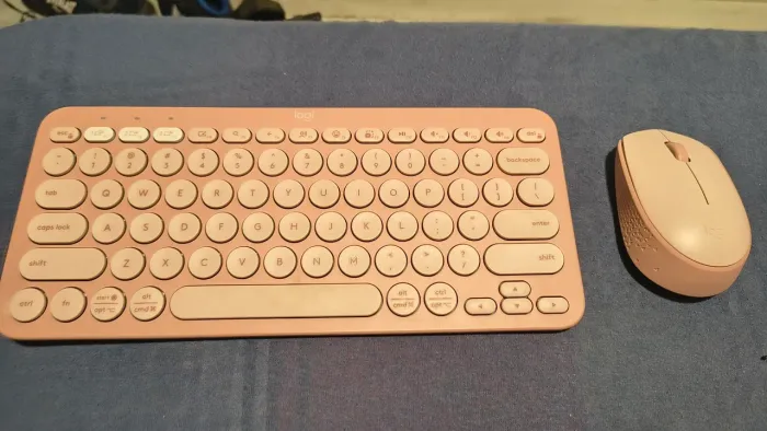 Teclado logitech Pabble keys 2 e mouse M170 Rosa