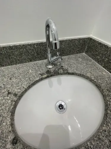 Bancada de granito cozinha+ banheiro