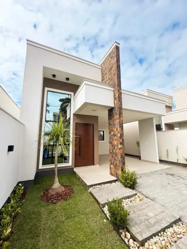 LINDA casa de 2 quartos FRENTE AV DAS PALMEIRAS no Bosque da Mata - Tijucas - SC