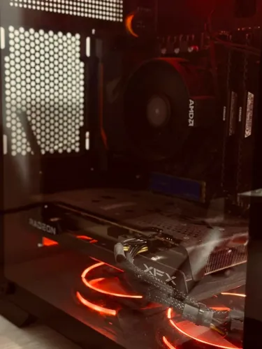 PLACA DE VÍDEO RX 7600 8GB | MENOS DE 1 ANO DE USO