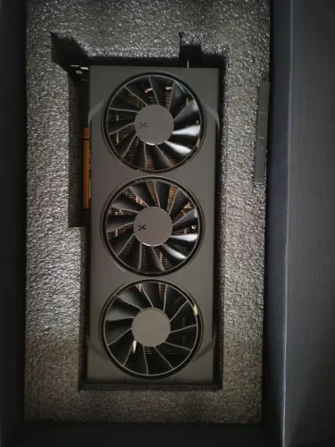 XFX Radeon RX 9060 XT OC - Performance Máxima (PCIe 4.0)