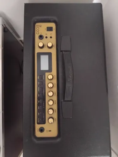 Vendo Caixa Amplificadora Marshall Code50 *