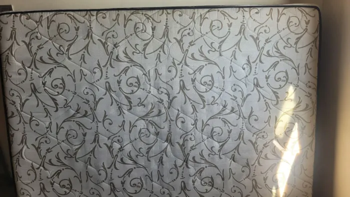 Colchão de molas usado