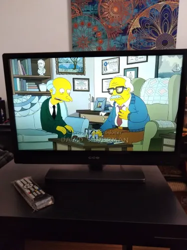TV FULL HD 28 POLEGADAS NÃO SMART 