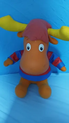 TYRONE BACKYARDIGANS ()
