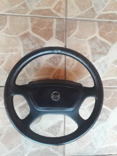 Volante 4 raio ômega / Suprema