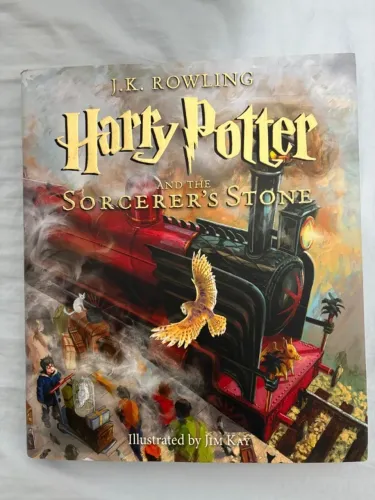 Harry Potter e a Pedra Filosofal - Ed. Ilustrada EM INGLÊS