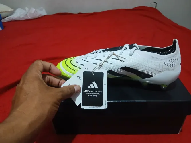 Chuteira Predator Elite Adidas