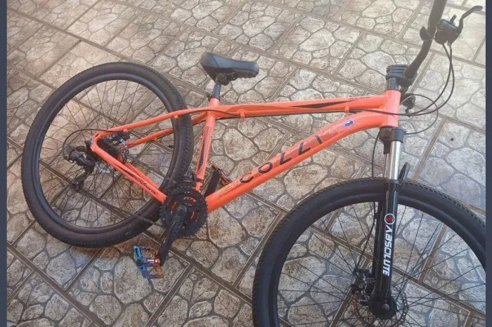 Bicicleta aro 29 semi novo