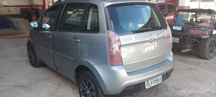 Fiat Idea Attractive 1.4 Fire Flex 8V 5P 2013