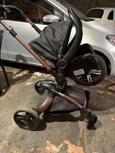 carrinho vulkan 360 dzieco com bebê conforto