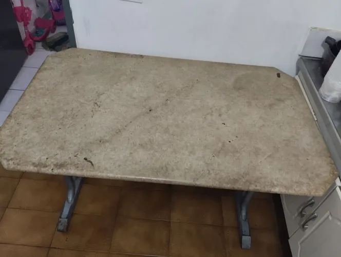Mesa de mármore