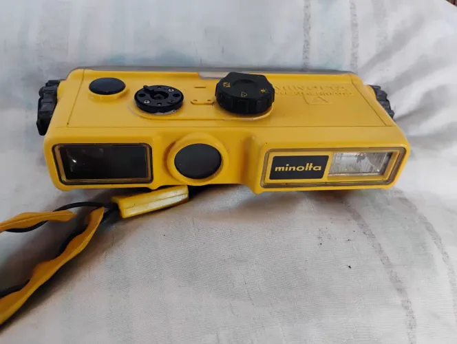 Câmera analógica Minolta prova dagua 
