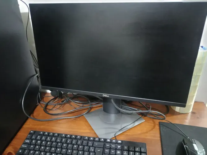 Monitor Dell com tela de 22" 60Hz e resolução Full HD