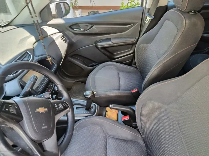 Chevrolet Onix Hatch LTZ 1.4 8V Flex Power Aut. 4P 2015